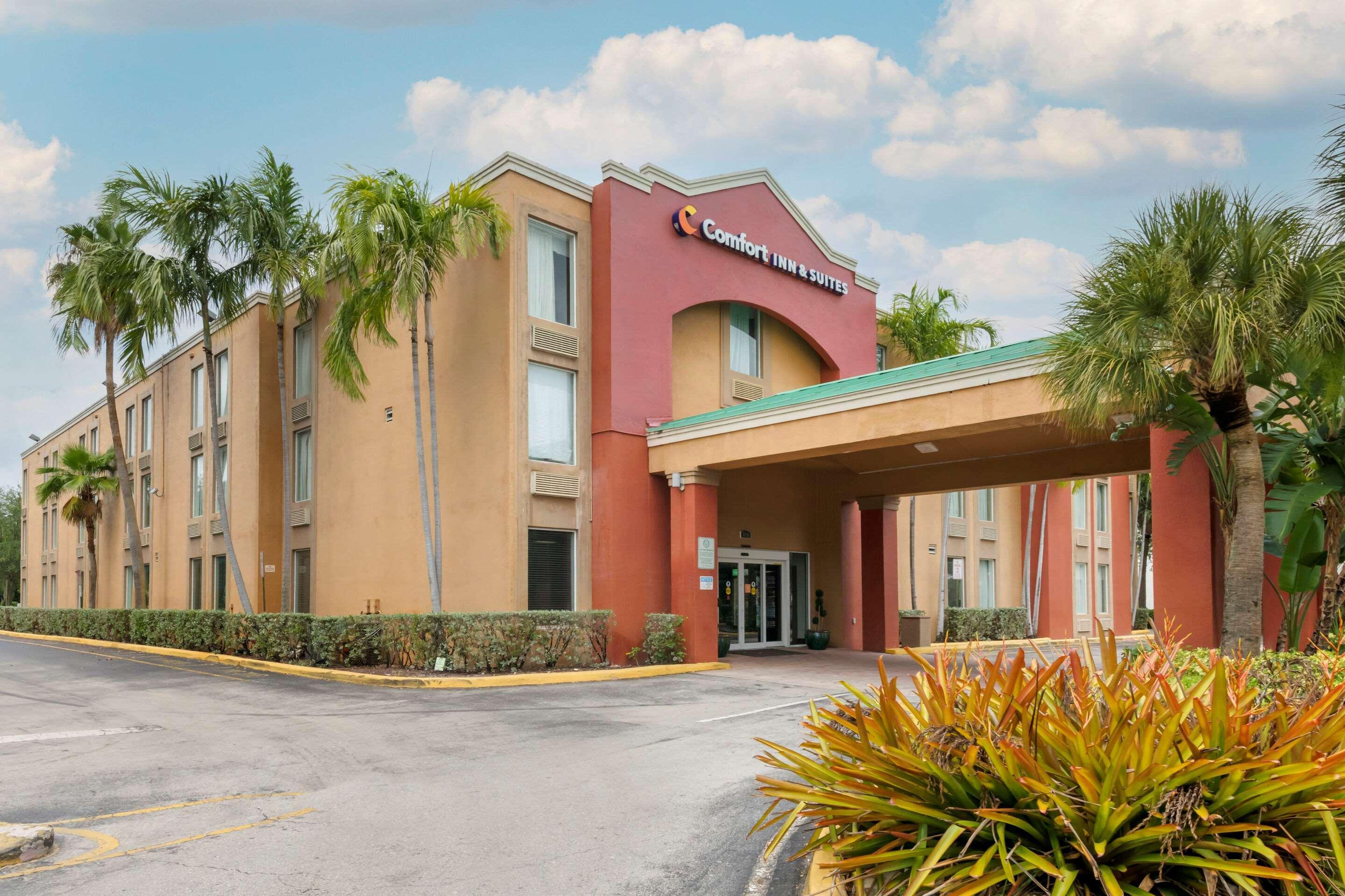 Comfort Inn & Suites Fort Lauderdale West Turnpike Exterior foto