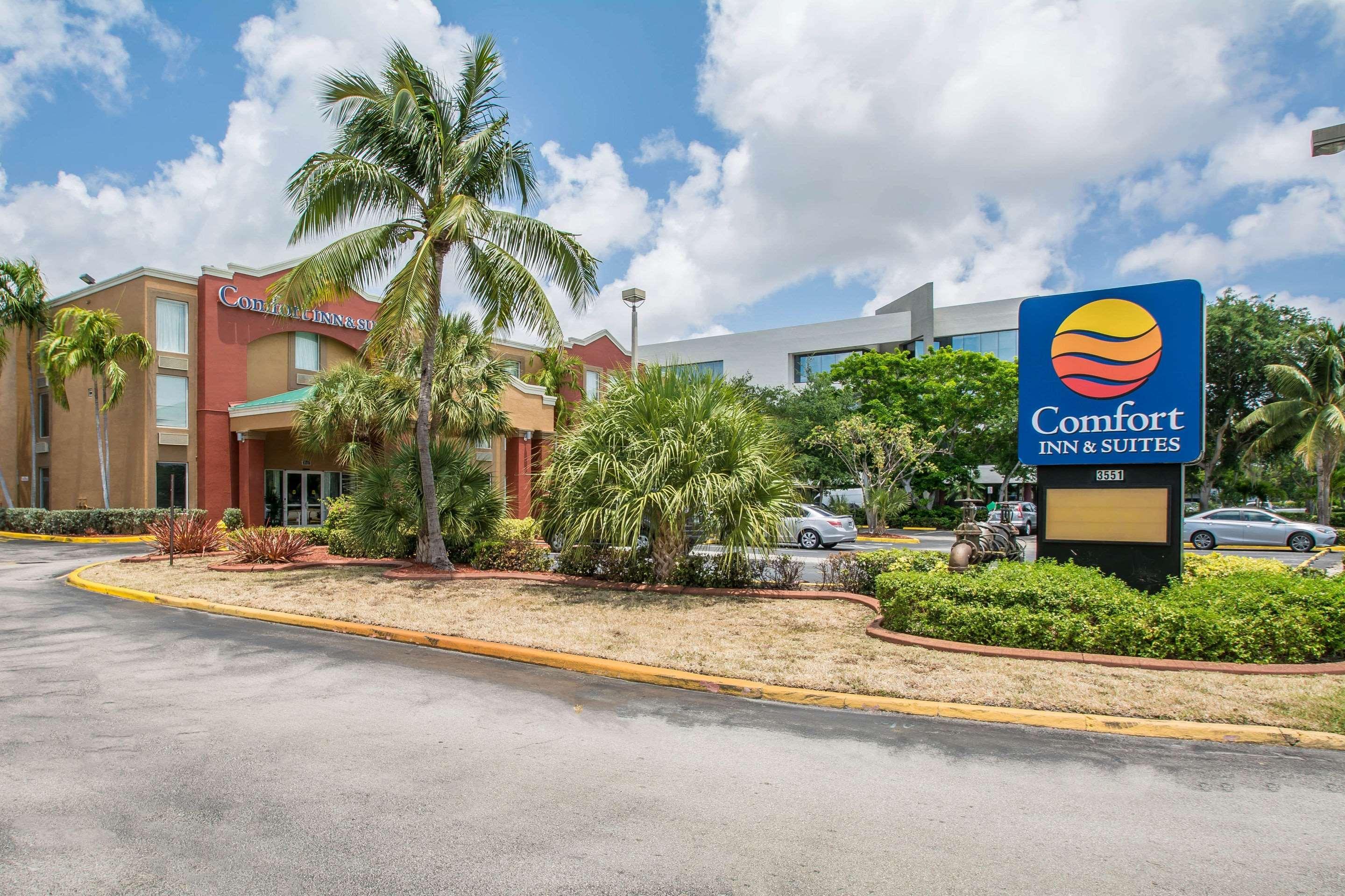 Comfort Inn & Suites Fort Lauderdale West Turnpike Exterior foto