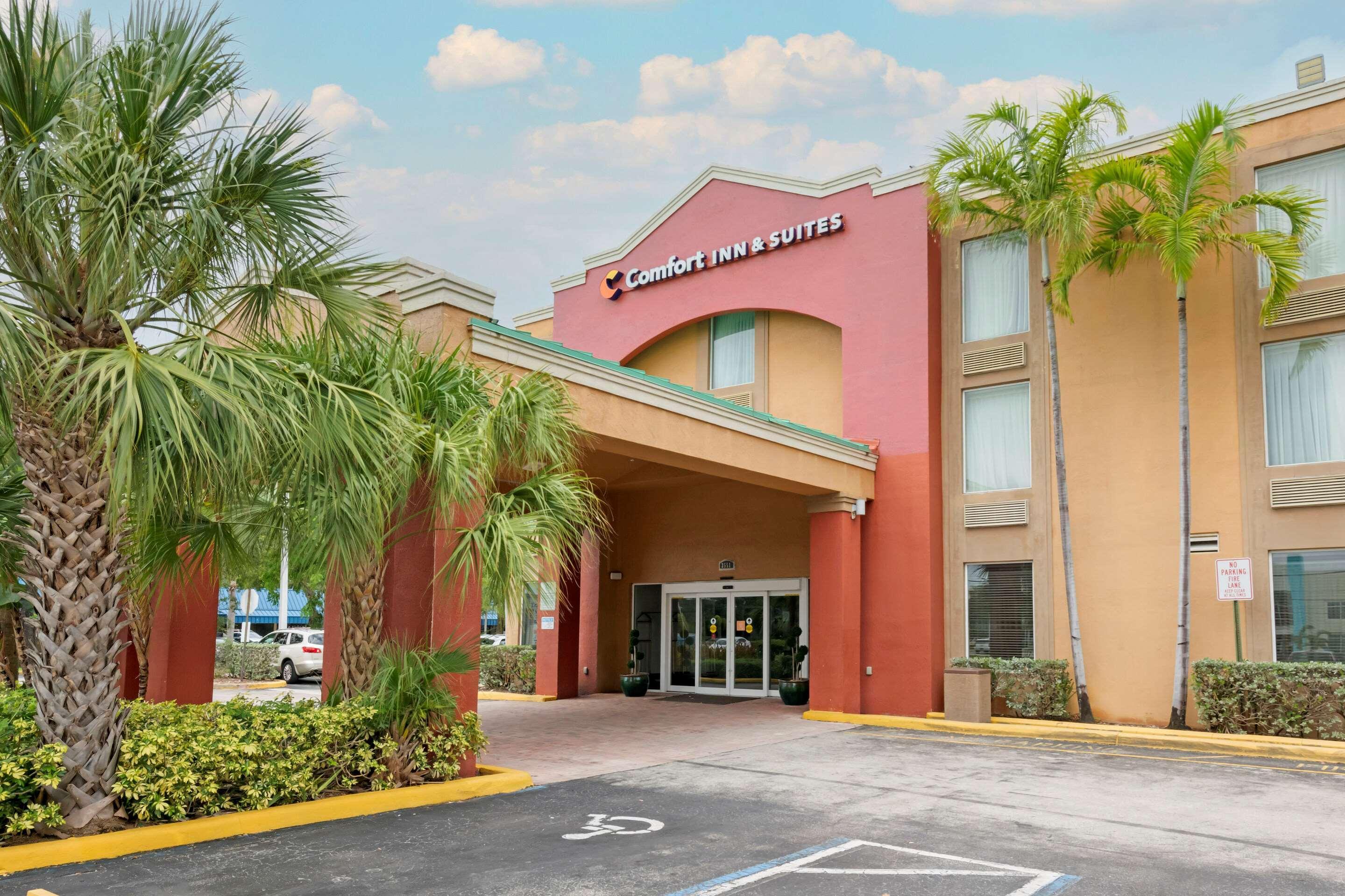 Comfort Inn & Suites Fort Lauderdale West Turnpike Exterior foto