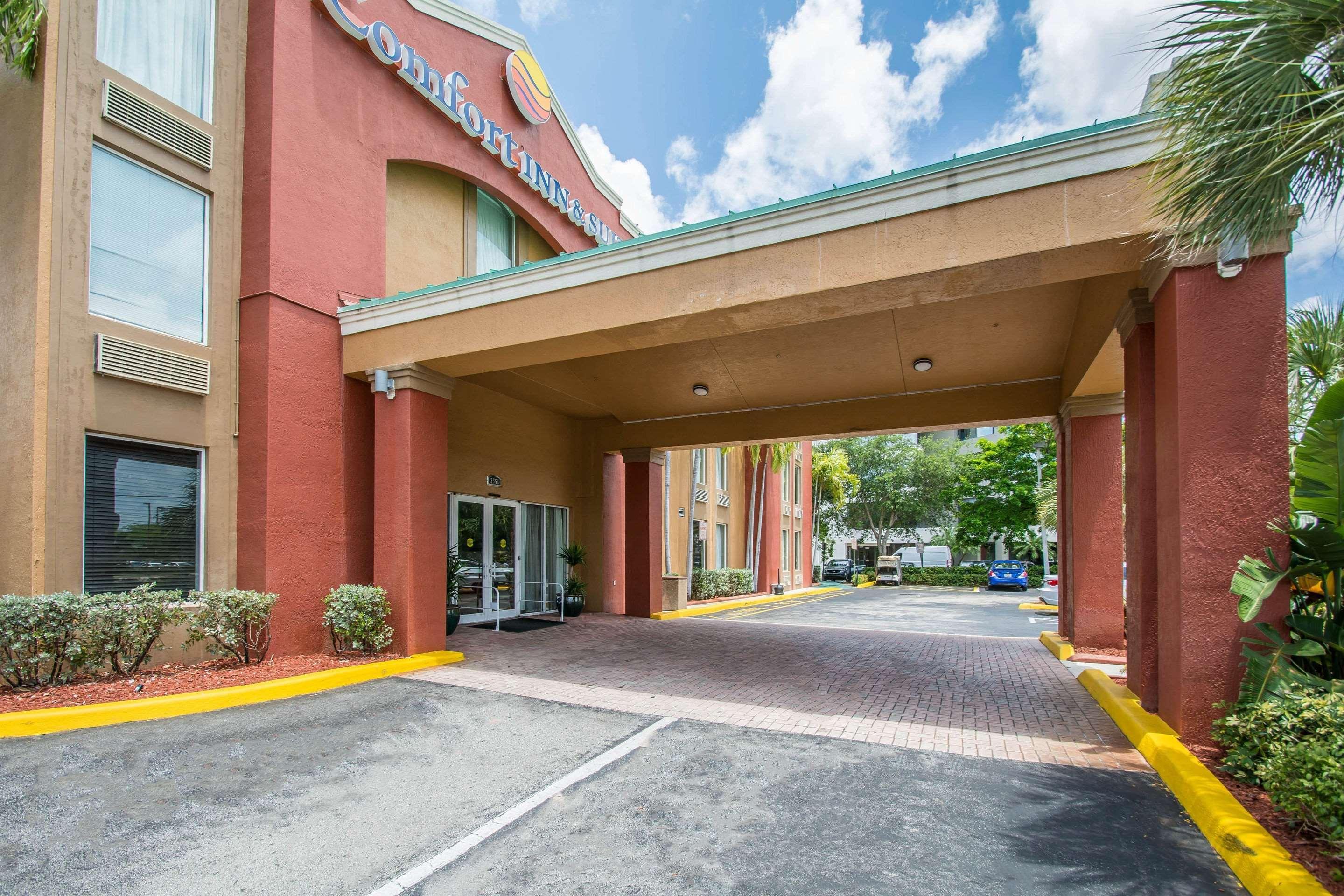 Comfort Inn & Suites Fort Lauderdale West Turnpike Exterior foto