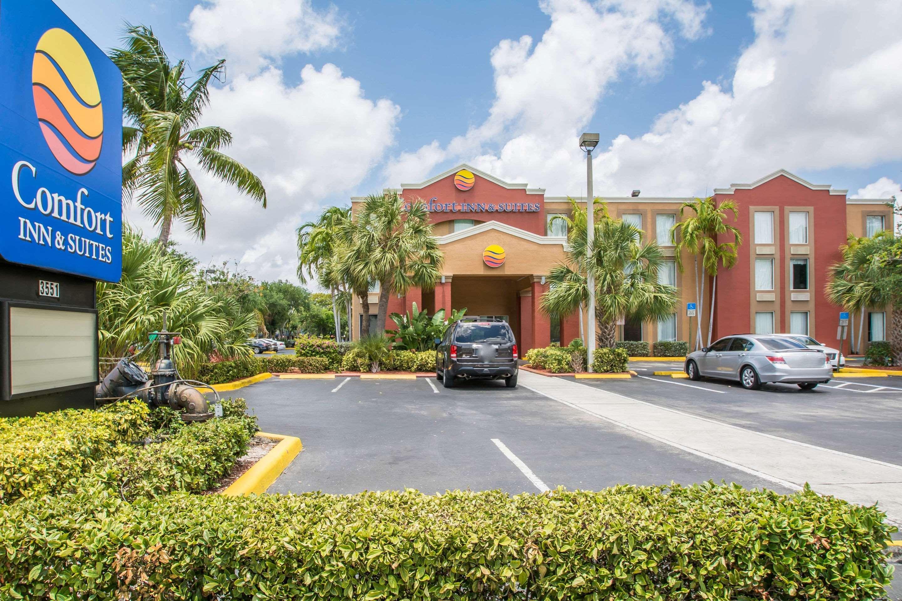 Comfort Inn & Suites Fort Lauderdale West Turnpike Lauderdale Lakes Exterior foto